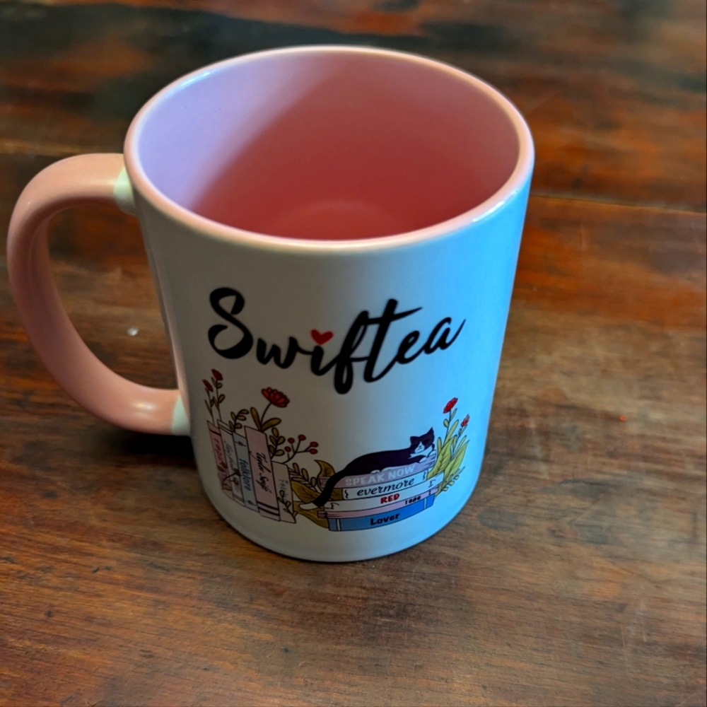 Taylor Swift "Swifttea" Mug